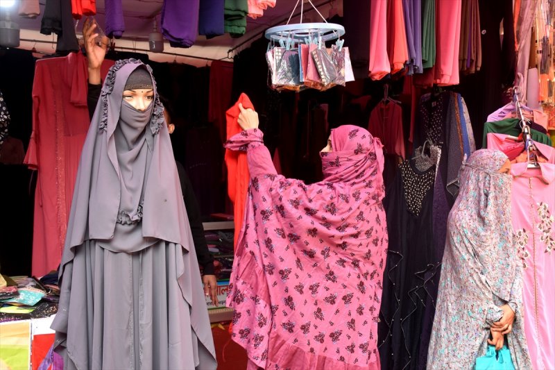 Dünya Başörtüsü Günü'nde Bangladeş'ten kareler