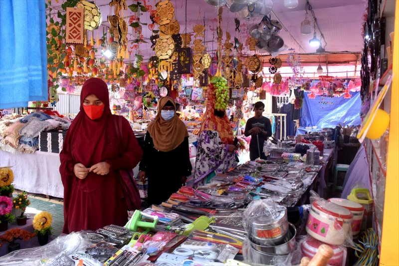 Dünya Başörtüsü Günü'nde Bangladeş'ten kareler