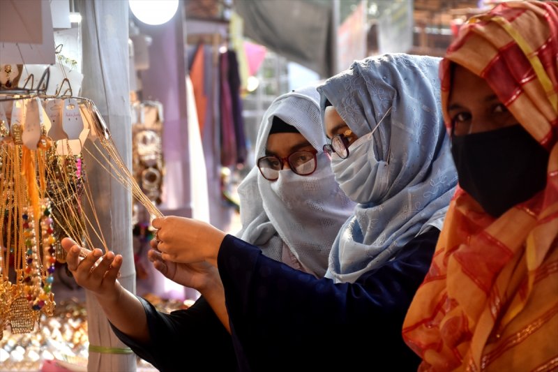 Dünya Başörtüsü Günü'nde Bangladeş'ten kareler