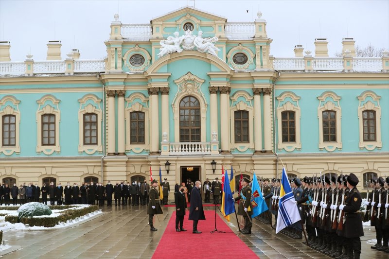 Cumhurbaşkanı Erdoğan Ukrayna'da törenle karşılandı