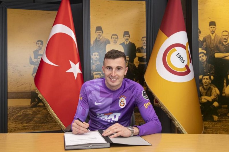 4 büyüklerde gelen ve giden oyuncular