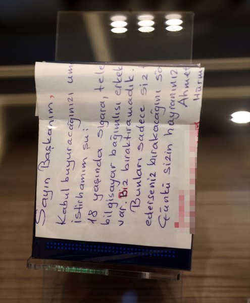 Cumhurbaşkanı Erdoğan'ın topladığı sigara paketlerinden kareler