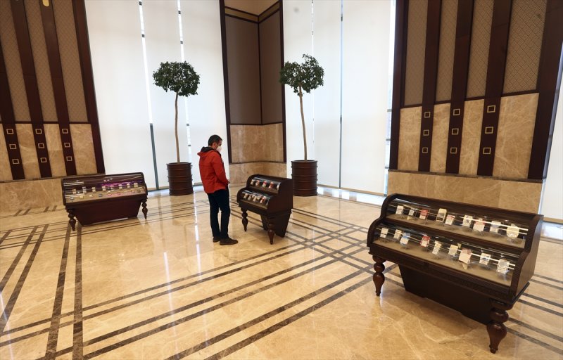 Cumhurbaşkanı Erdoğan'ın topladığı sigara paketlerinden kareler