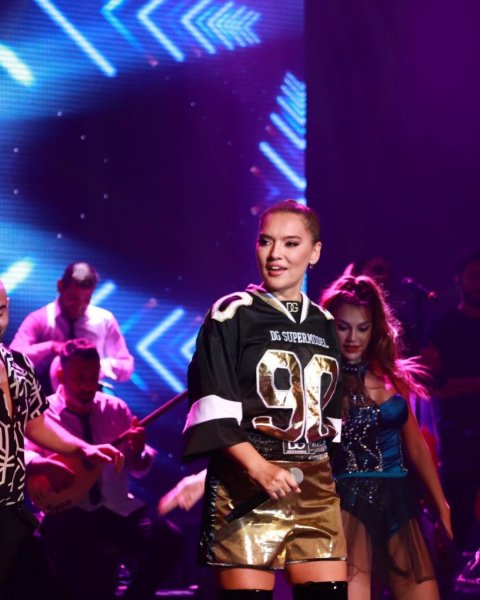 Demet Akalın'ın sahne kostümleri