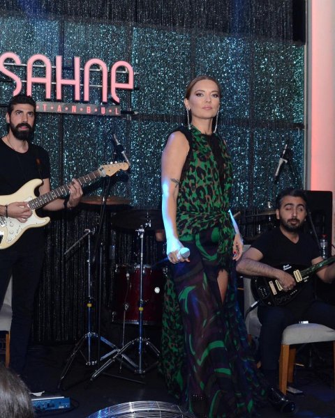 Demet Akalın'ın sahne kostümleri