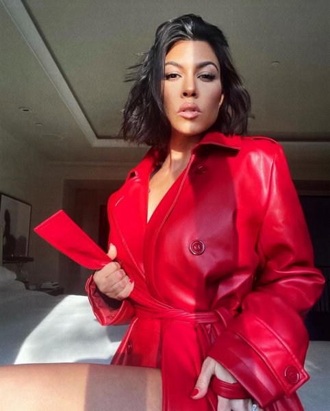 Kourtney Kardashian'ın cesur pozları