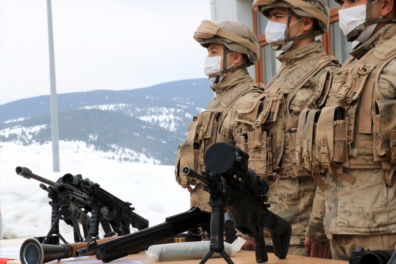 Fıratlar, karlı Munzur ve Mercan'ı teröristlere 'dar' ediyor