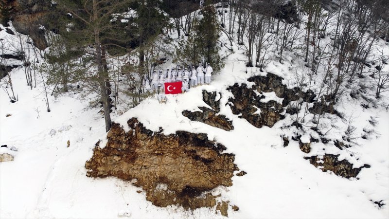 Fıratlar, karlı Munzur ve Mercan'ı teröristlere 'dar' ediyor