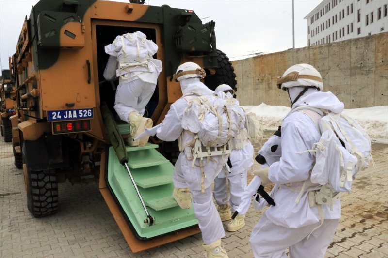 Fıratlar, karlı Munzur ve Mercan'ı teröristlere 'dar' ediyor