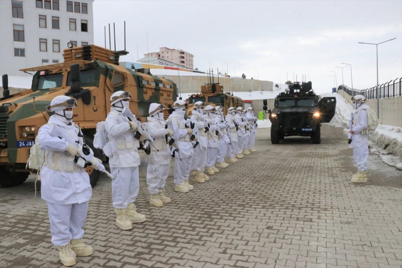 Fıratlar, karlı Munzur ve Mercan'ı teröristlere 'dar' ediyor