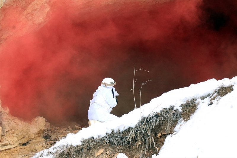 Fıratlar, karlı Munzur ve Mercan'ı teröristlere 'dar' ediyor