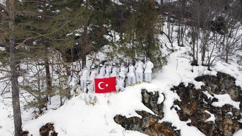 Fıratlar, karlı Munzur ve Mercan'ı teröristlere 'dar' ediyor