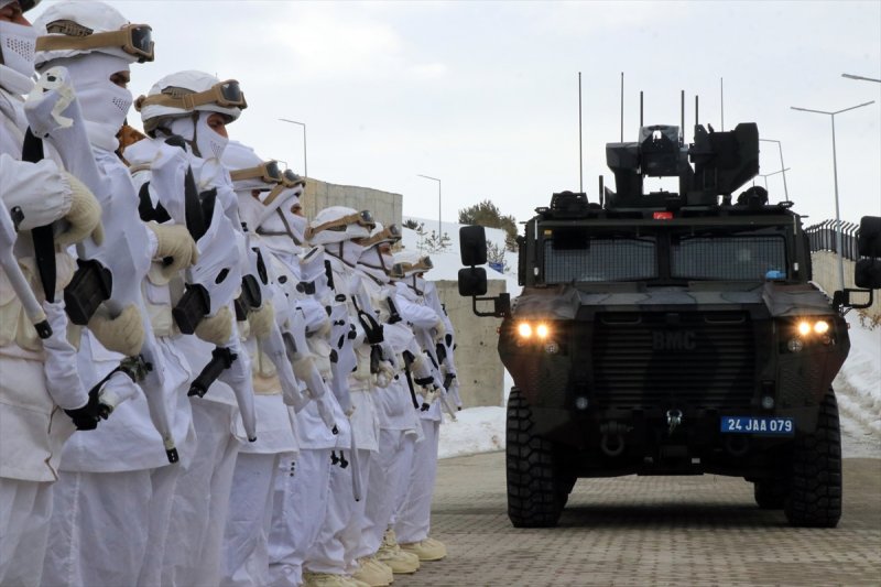 Fıratlar, karlı Munzur ve Mercan'ı teröristlere 'dar' ediyor