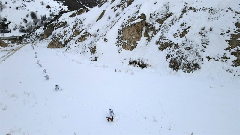 Fıratlar, karlı Munzur ve Mercan'ı teröristlere 'dar' ediyor