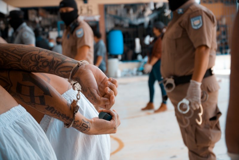 El Salvador hapishanelerinden birbirinden ilginç kareler