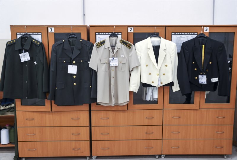 Kamuflajlı askeri elbiselerde Sıfır Atık dönemi