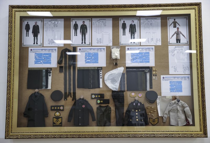 Kamuflajlı askeri elbiselerde Sıfır Atık dönemi