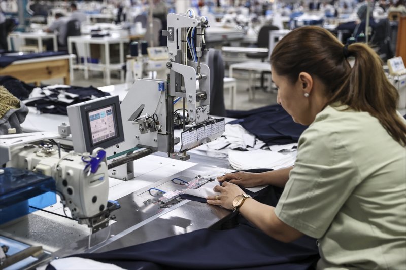 Kamuflajlı askeri elbiselerde Sıfır Atık dönemi