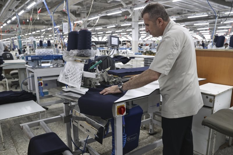 Kamuflajlı askeri elbiselerde Sıfır Atık dönemi