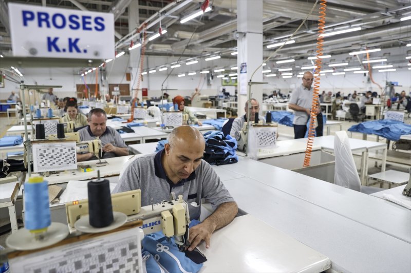 Kamuflajlı askeri elbiselerde Sıfır Atık dönemi