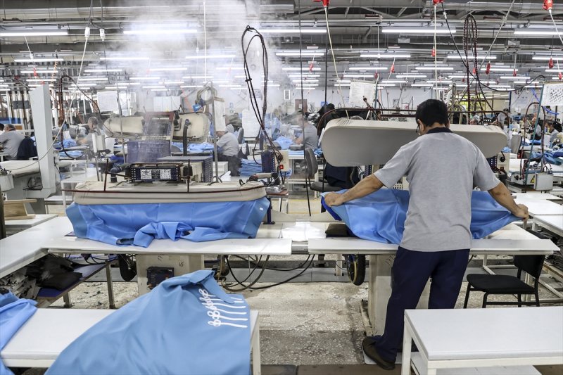 Kamuflajlı askeri elbiselerde Sıfır Atık dönemi