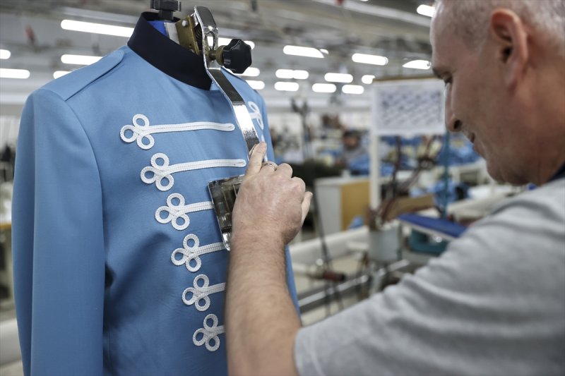 Kamuflajlı askeri elbiselerde Sıfır Atık dönemi