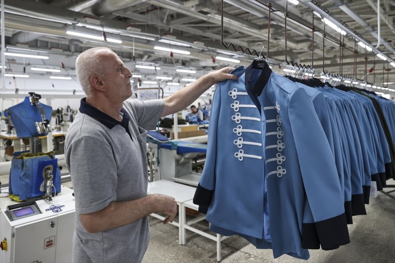 Kamuflajlı askeri elbiselerde Sıfır Atık dönemi