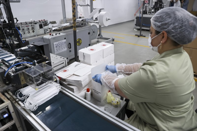 Kamuflajlı askeri elbiselerde Sıfır Atık dönemi