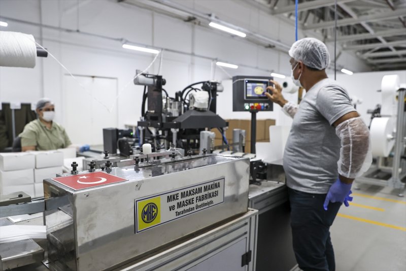 Kamuflajlı askeri elbiselerde Sıfır Atık dönemi