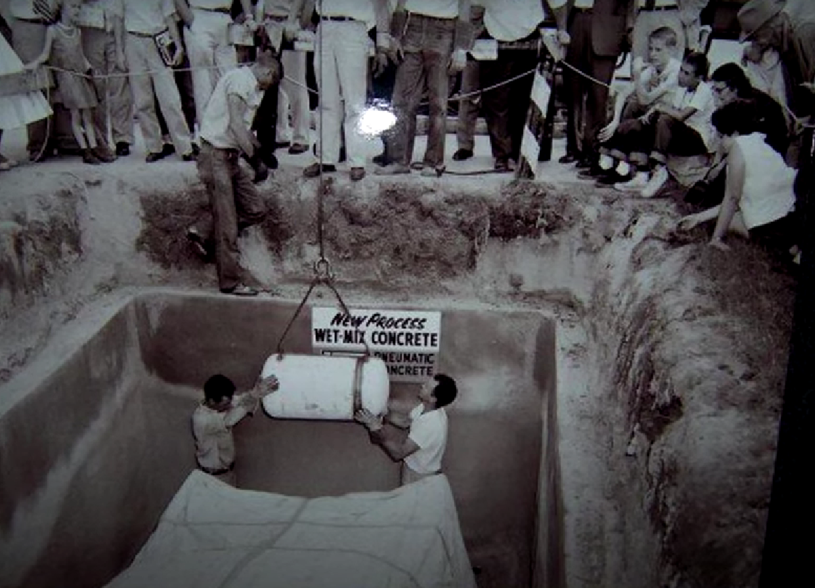 50 yıldır toprak altında olan klasik otomobil gün yüzüne çıktı