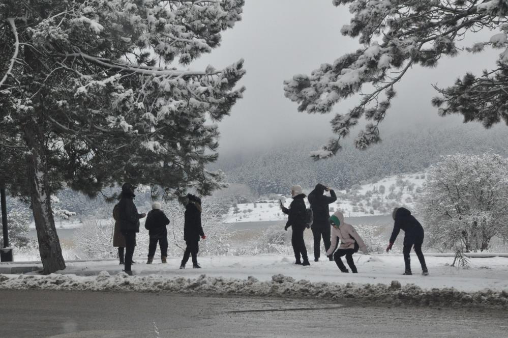 Abant Gölü'nden kar manzaraları