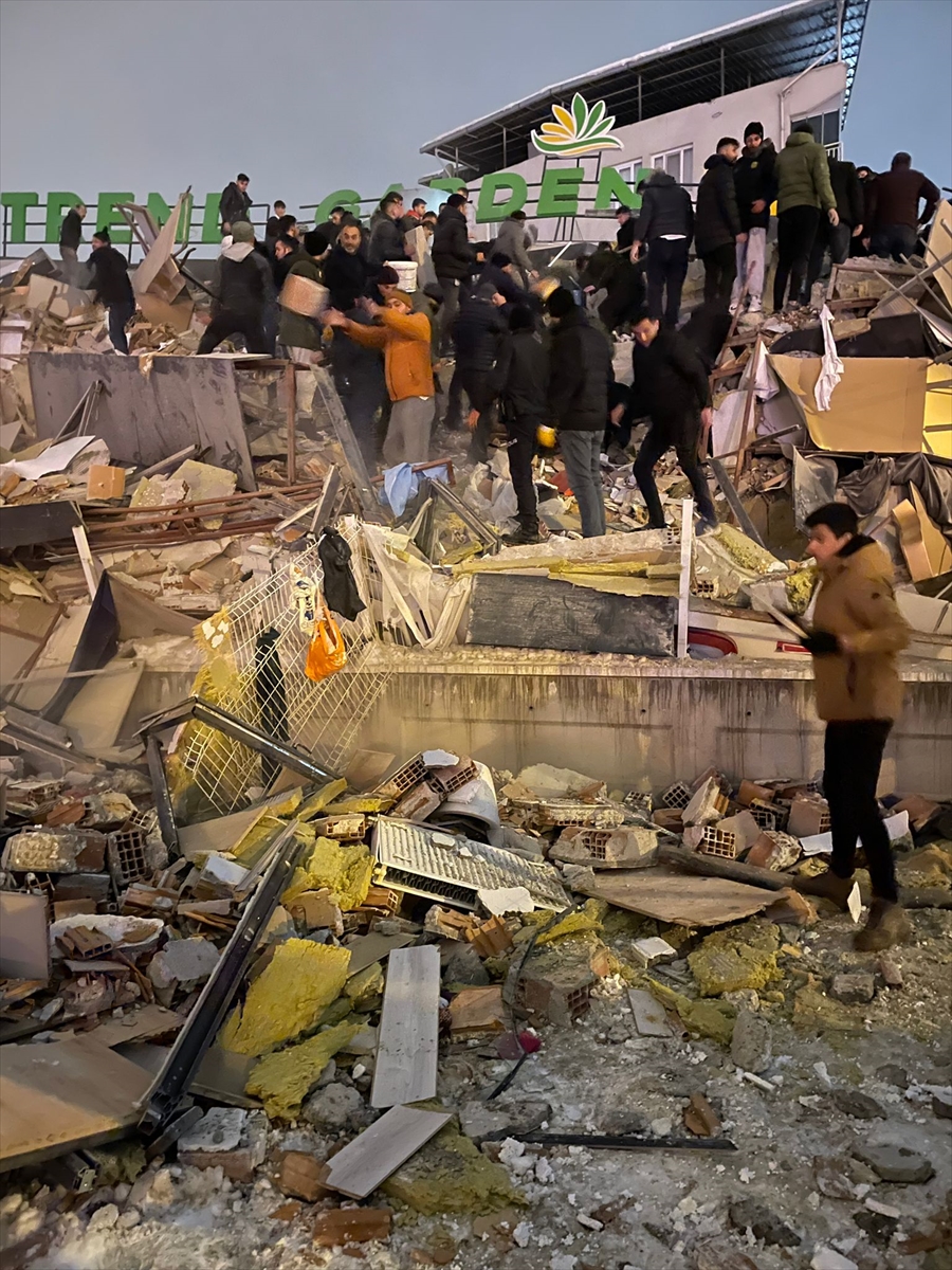 Kahramanmaraş, 7.7 şiddetindeki depremle sarsıldı