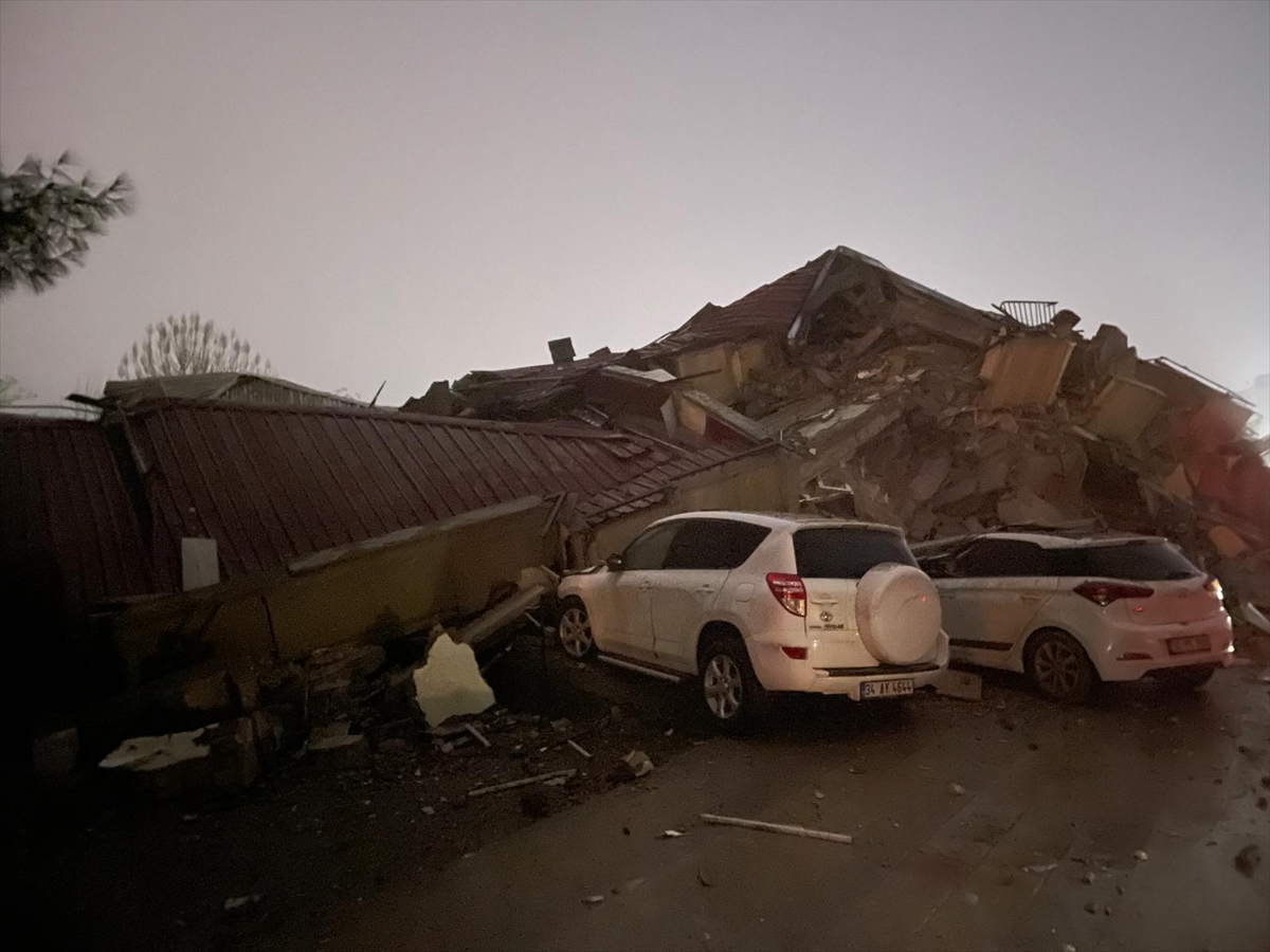Kahramanmaraş, 7.7 şiddetindeki depremle sarsıldı