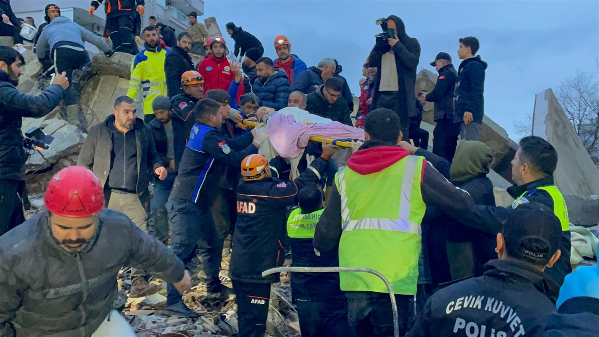 Kahramanmaraş, 7.7 şiddetindeki depremle sarsıldı