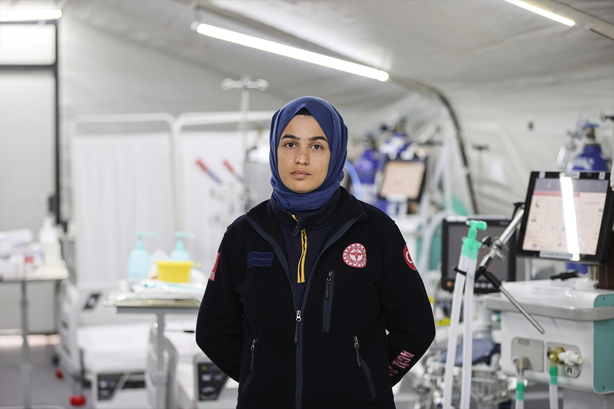 Deprem bölgesinde buruk 14 Mart Tıp Bayramı: İşte fedakar sağlıkçılar