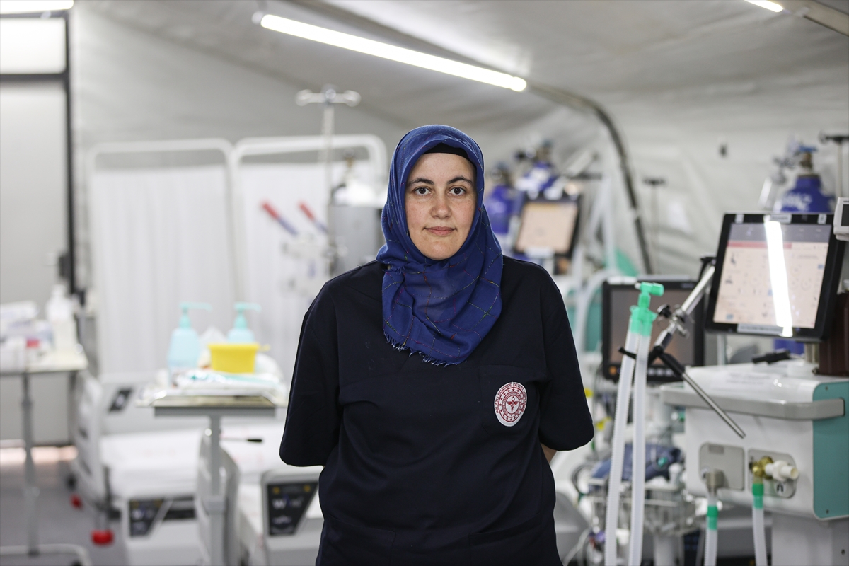 Deprem bölgesinde buruk 14 Mart Tıp Bayramı: İşte fedakar sağlıkçılar