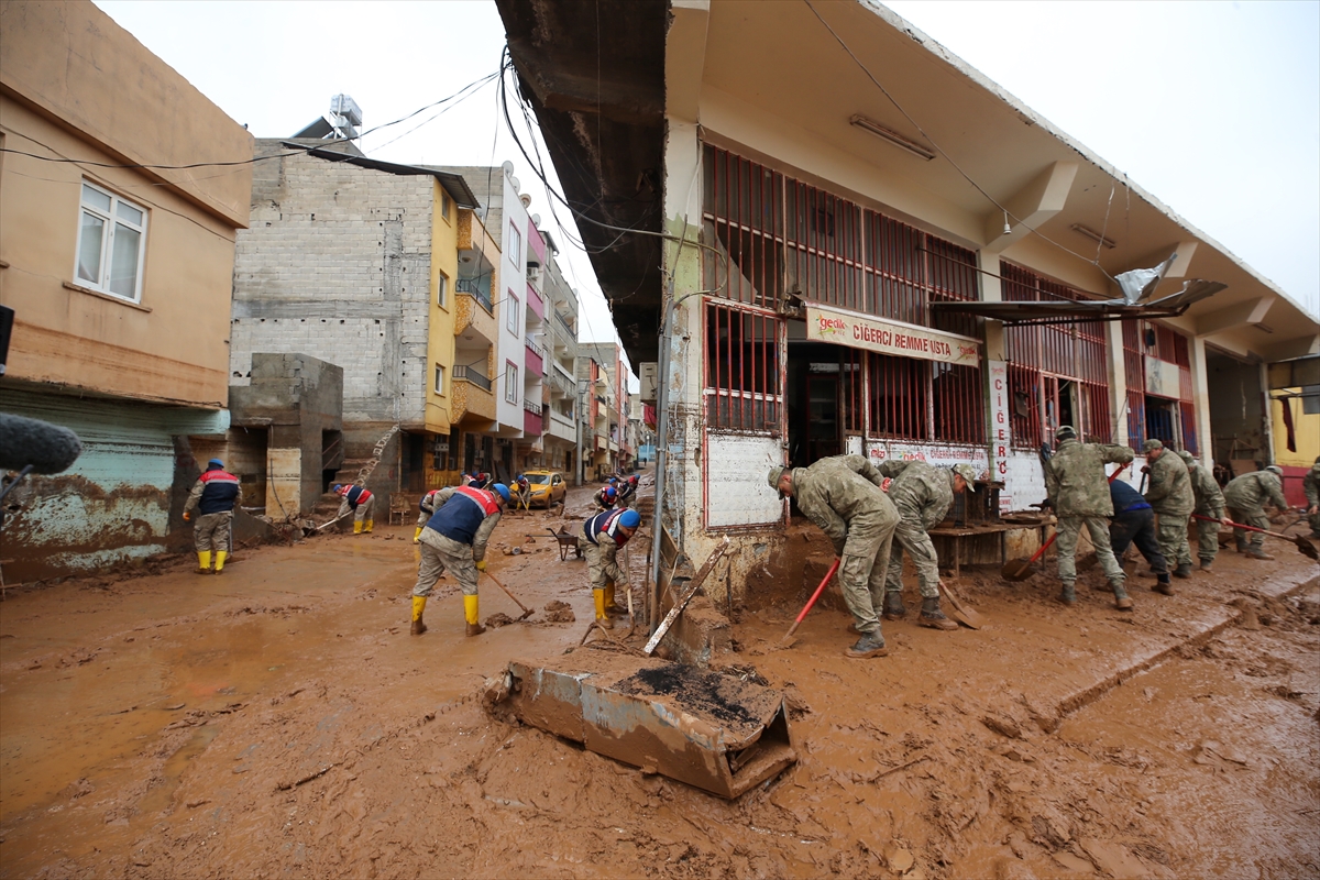 Sel felaketinde 3. gün! Şanlıurfa'da temizlik çalışmaları devam ediyor