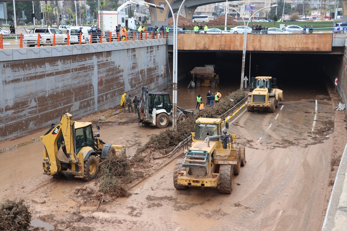 Sel felaketinde 3. gün! Şanlıurfa'da temizlik çalışmaları devam ediyor