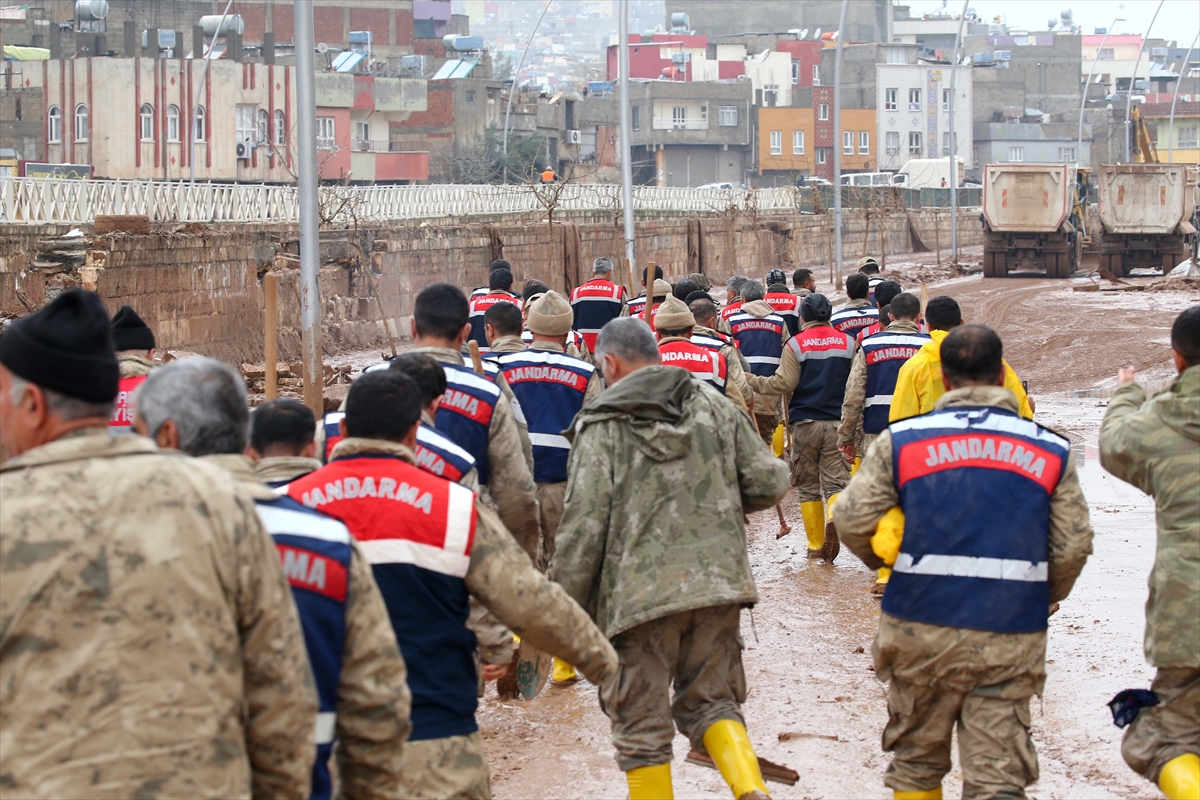 Sel felaketinde 3. gün! Şanlıurfa'da temizlik çalışmaları devam ediyor