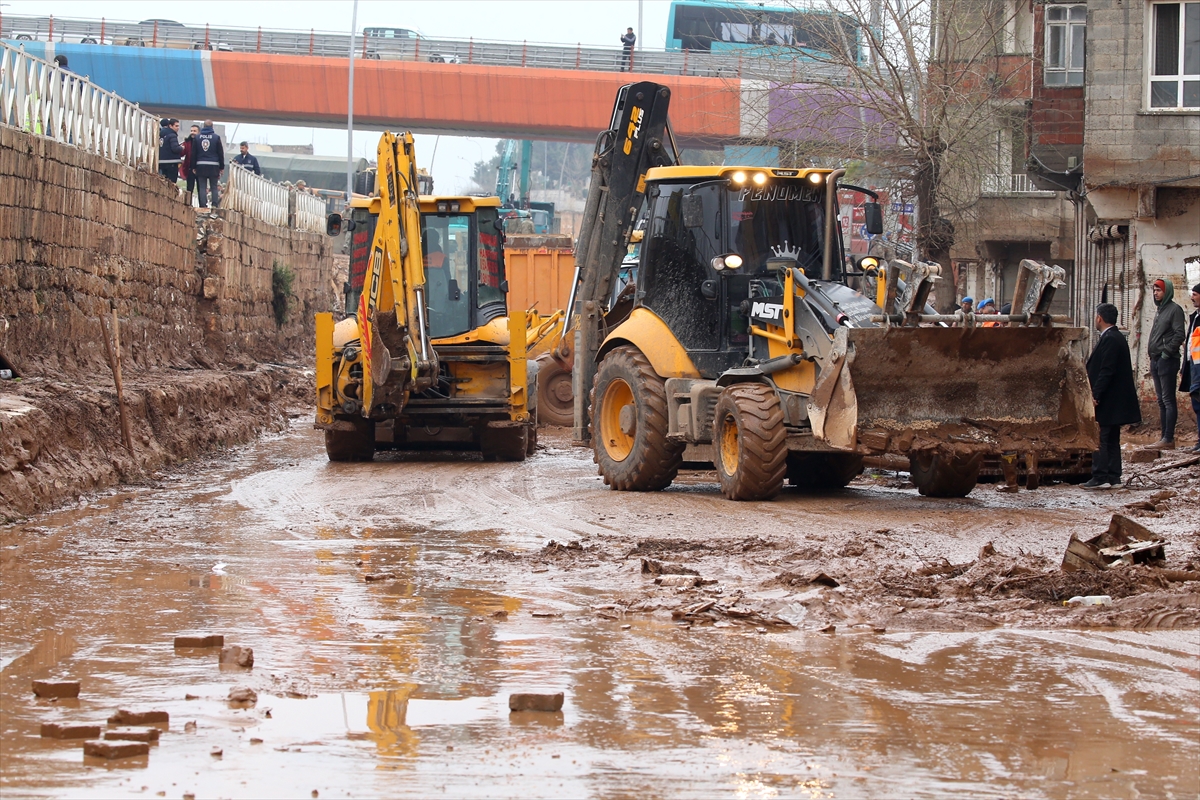 Sel felaketinde 3. gün! Şanlıurfa'da temizlik çalışmaları devam ediyor