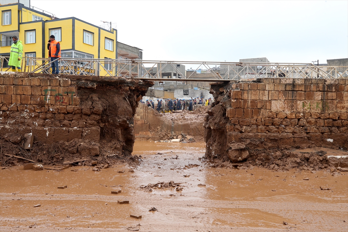 Sel felaketinde 3. gün! Şanlıurfa'da temizlik çalışmaları devam ediyor