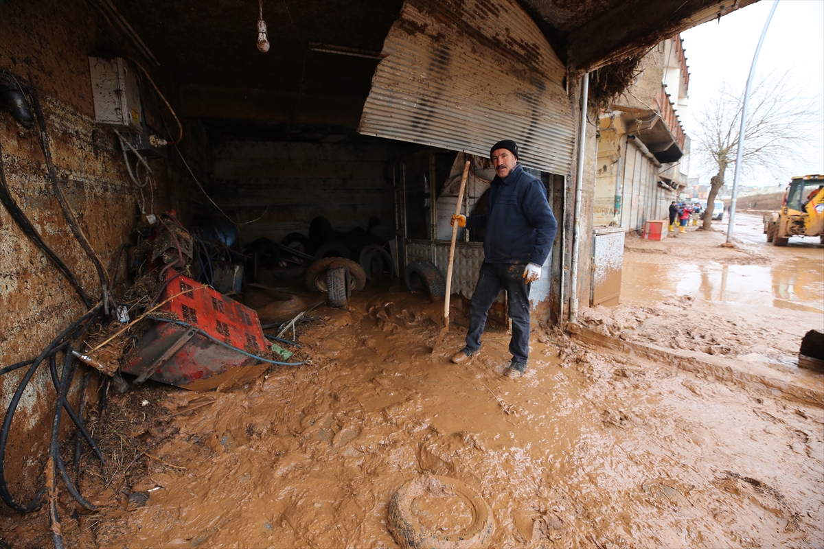 Sel felaketinde 3. gün! Şanlıurfa'da temizlik çalışmaları devam ediyor
