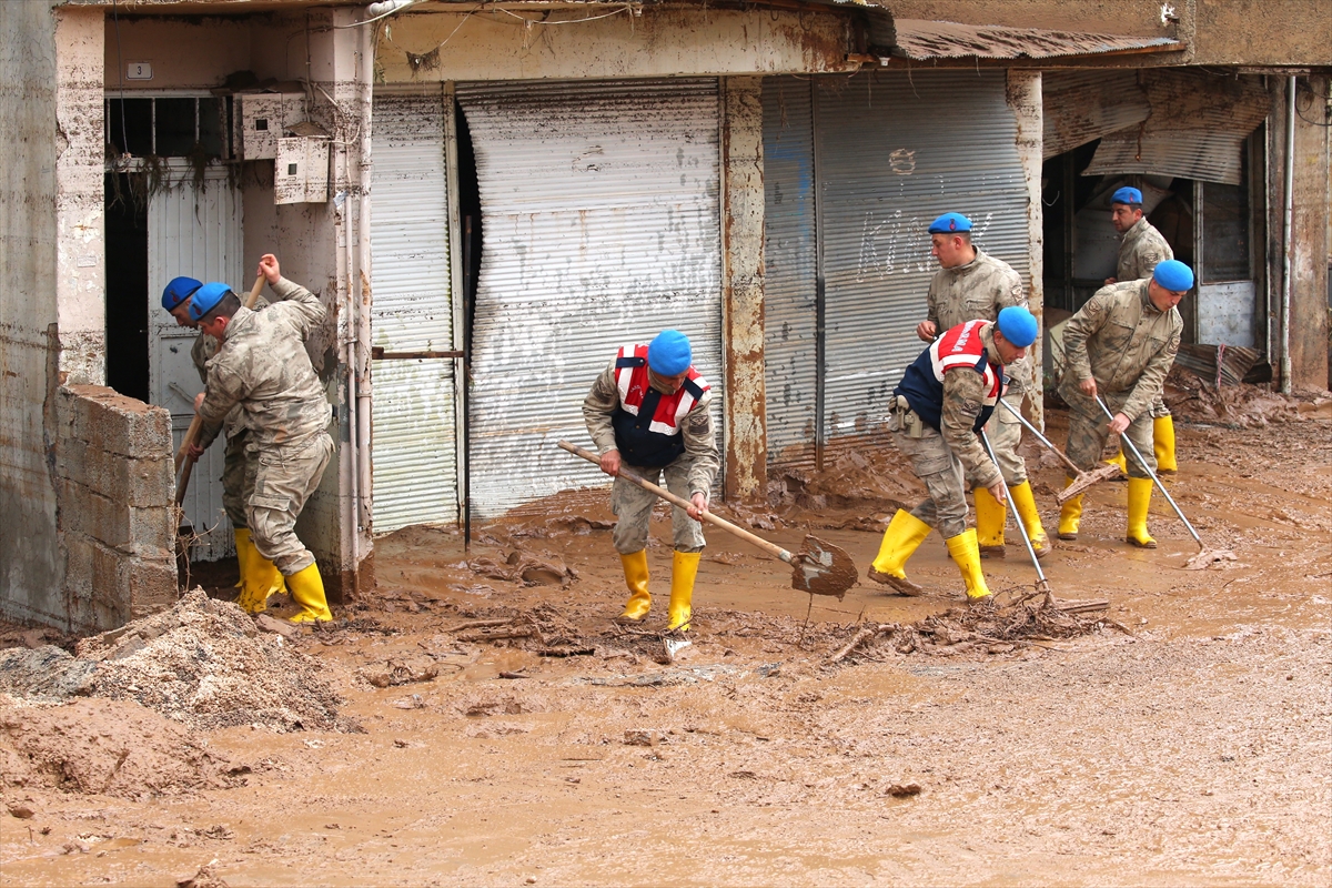 Sel felaketinde 3. gün! Şanlıurfa'da temizlik çalışmaları devam ediyor