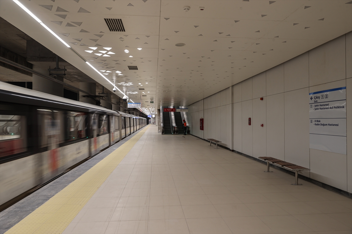 Başakşehir-Kayaşehir Metro Hattı açıldı