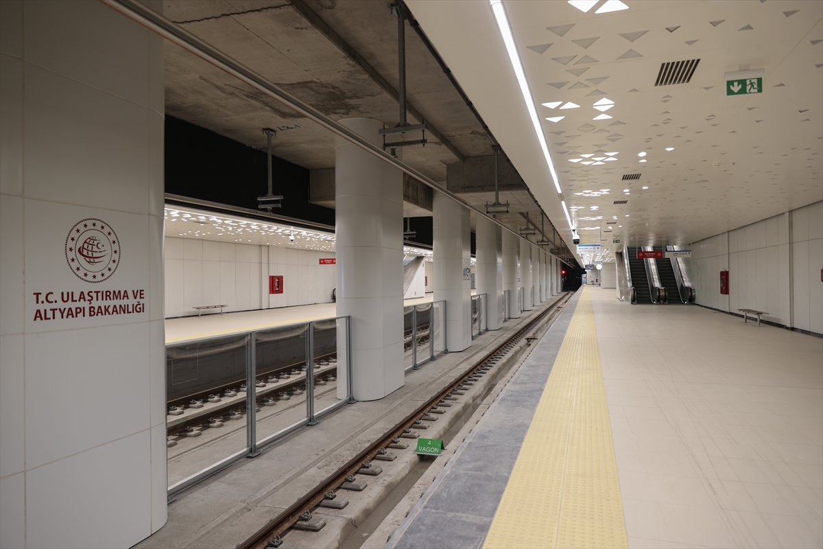 Başakşehir-Kayaşehir Metro Hattı açıldı