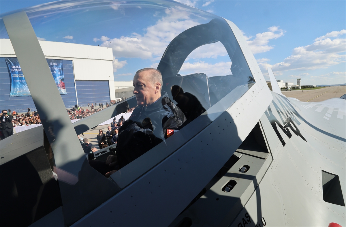 Türkiye'nin 5. nesil savaş uçağı 'KAAN'dan tarihi kareler