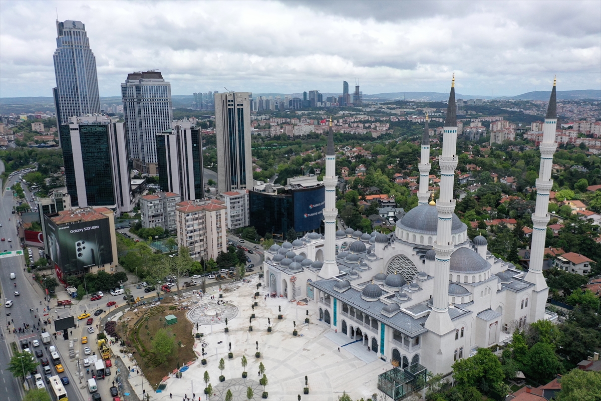 Barbaros Hayrettin Paşa Camisi ibadete açıldı