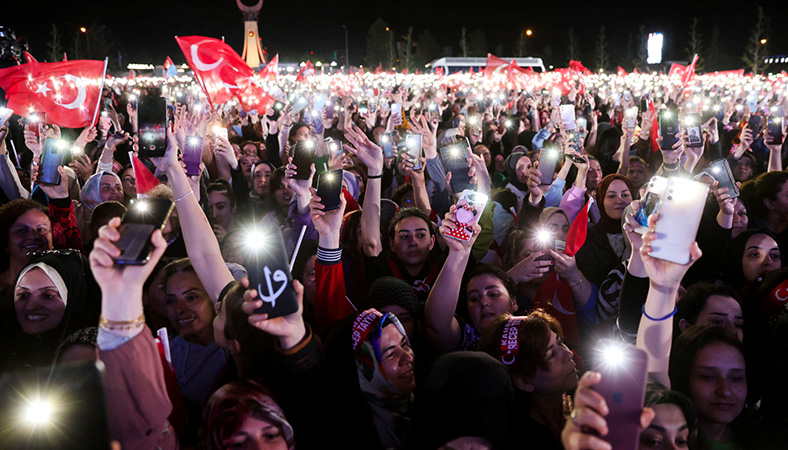 Pamje historike nga fitorja e presidentit Erdogan në zgjedhje