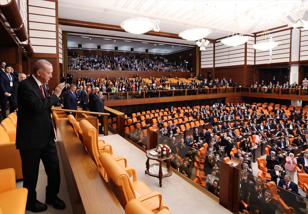 Pamje nga hapja e Epokës së 28-të Legjislative