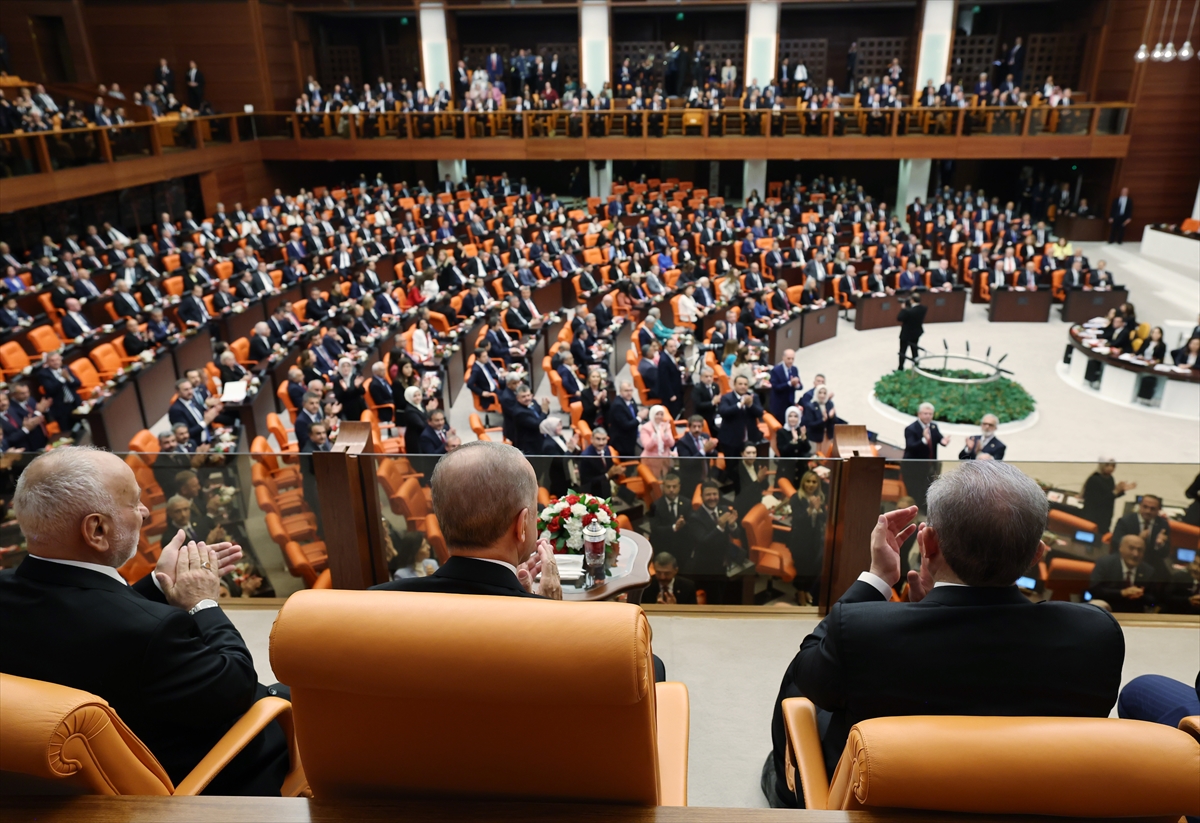 Pamje nga hapja e Epokës së 28-të Legjislative